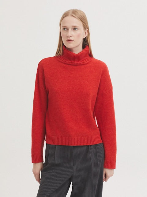 Pullover de lana pe gat, Nice Things